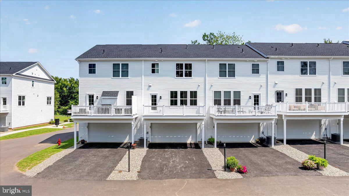 328 Schadle Rd, Bedminster, PA 18910 photo