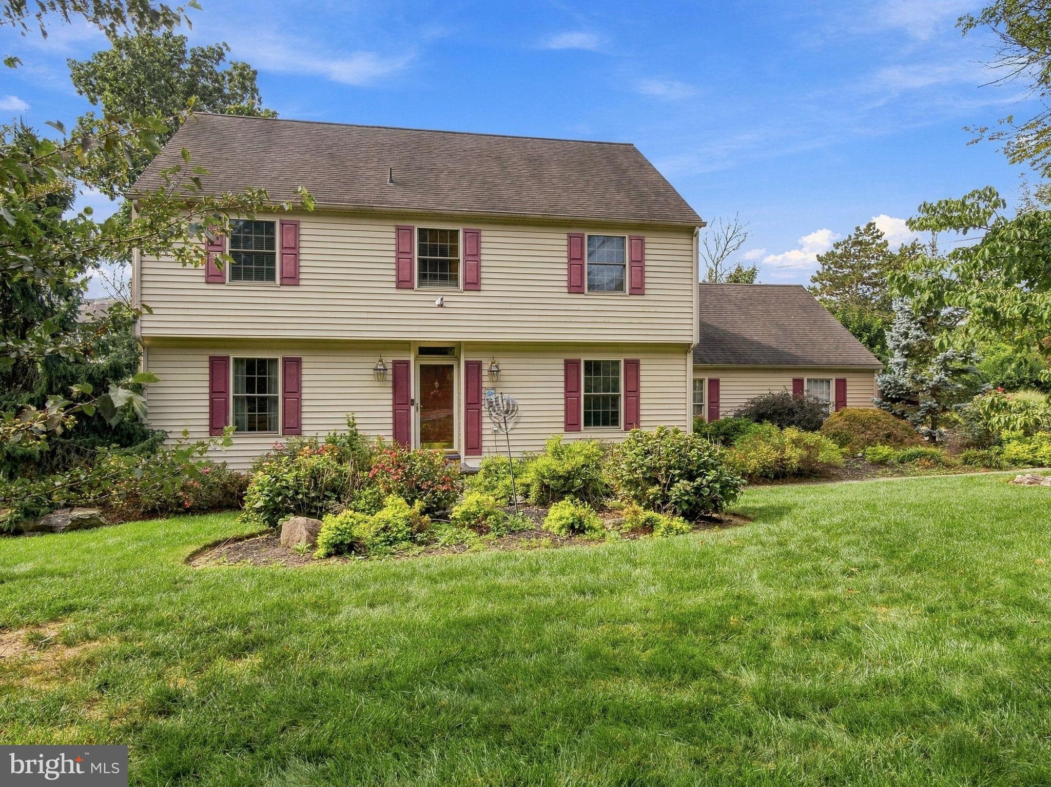 4454 Farm Dr, Allentown, PA 18104