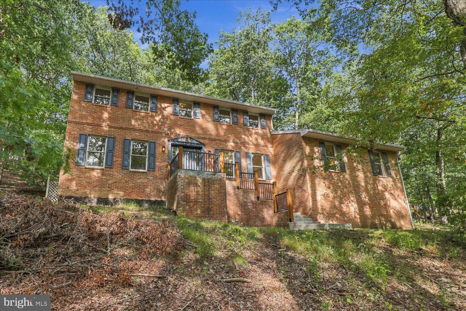 600 Rocky Dr, Boiling Springs, PA 17007