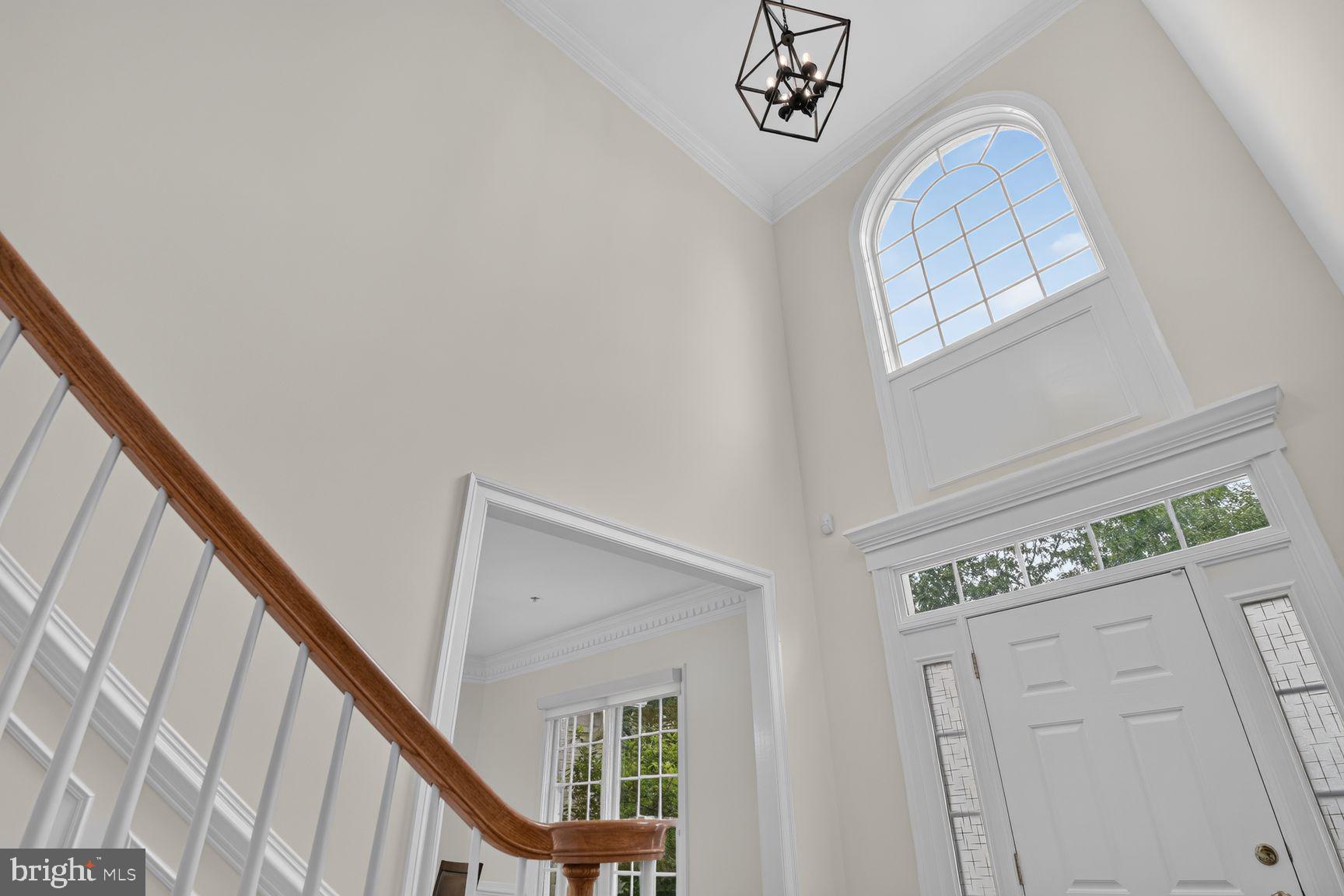 210 Long Trail Ln, Rockville, MD 20850 photo
