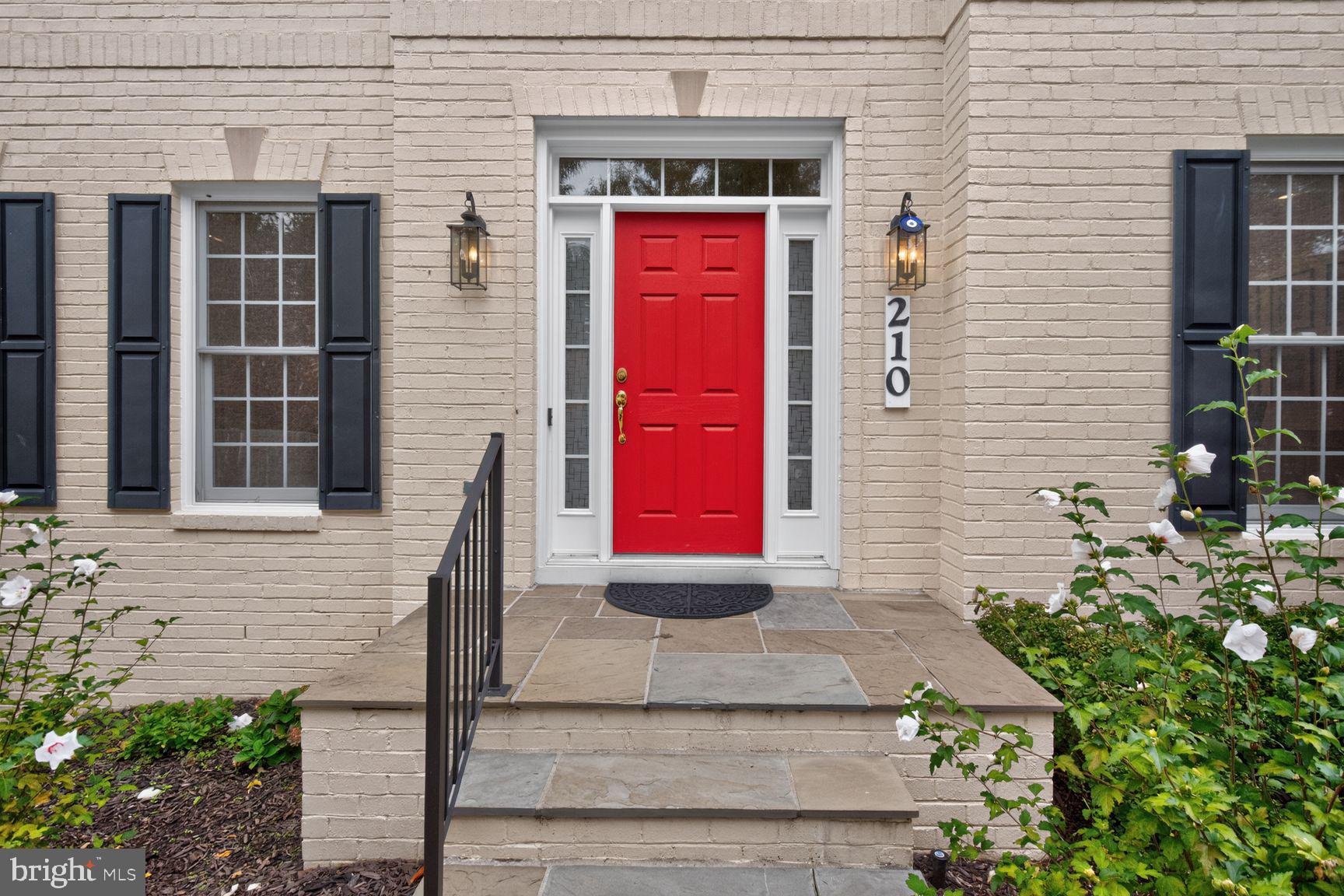 210 Long Trail Ln, Rockville, MD 20850 photo