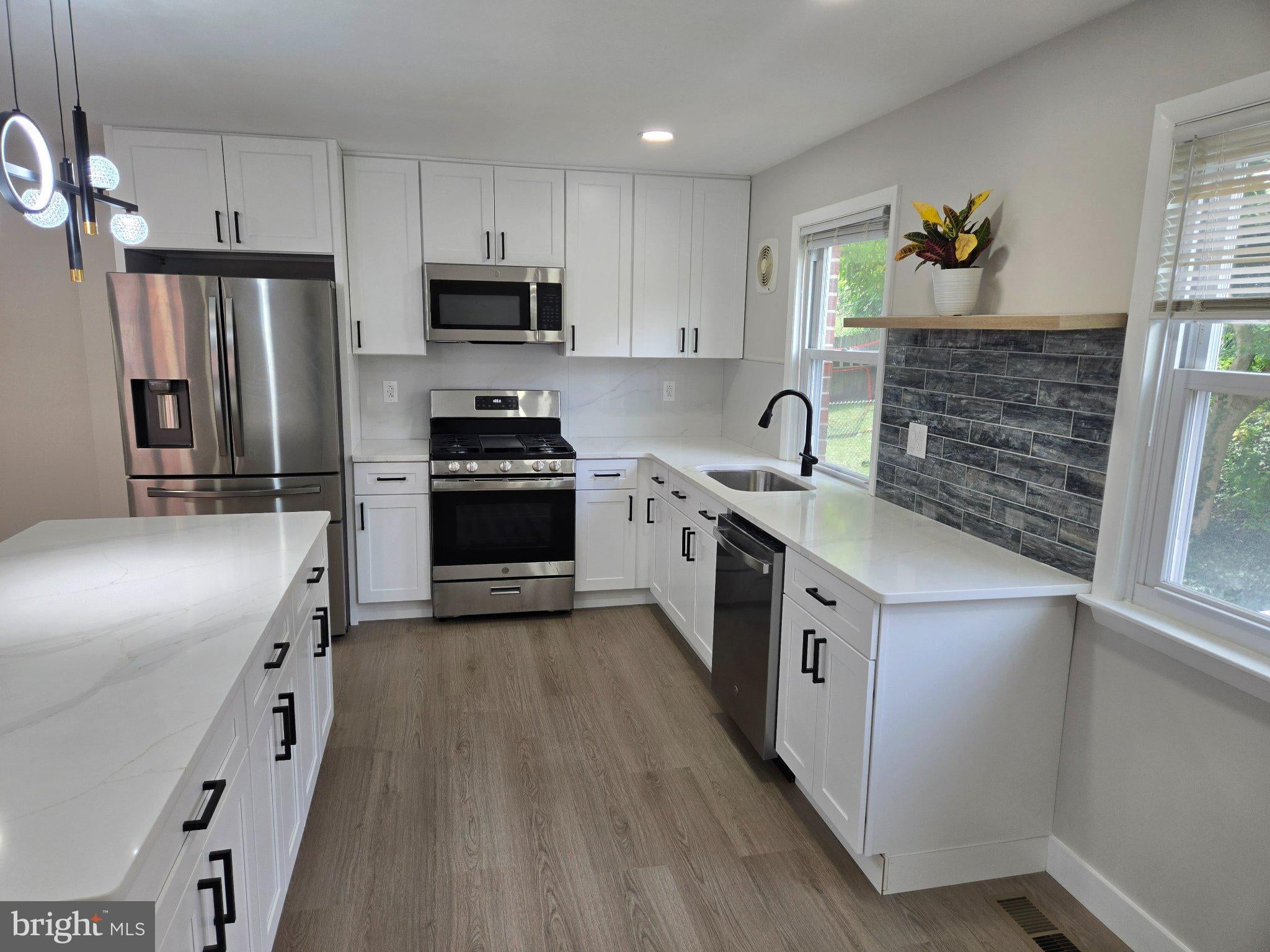 839 W Bells Mill Rd, Philadelphia, PA 19128 photo