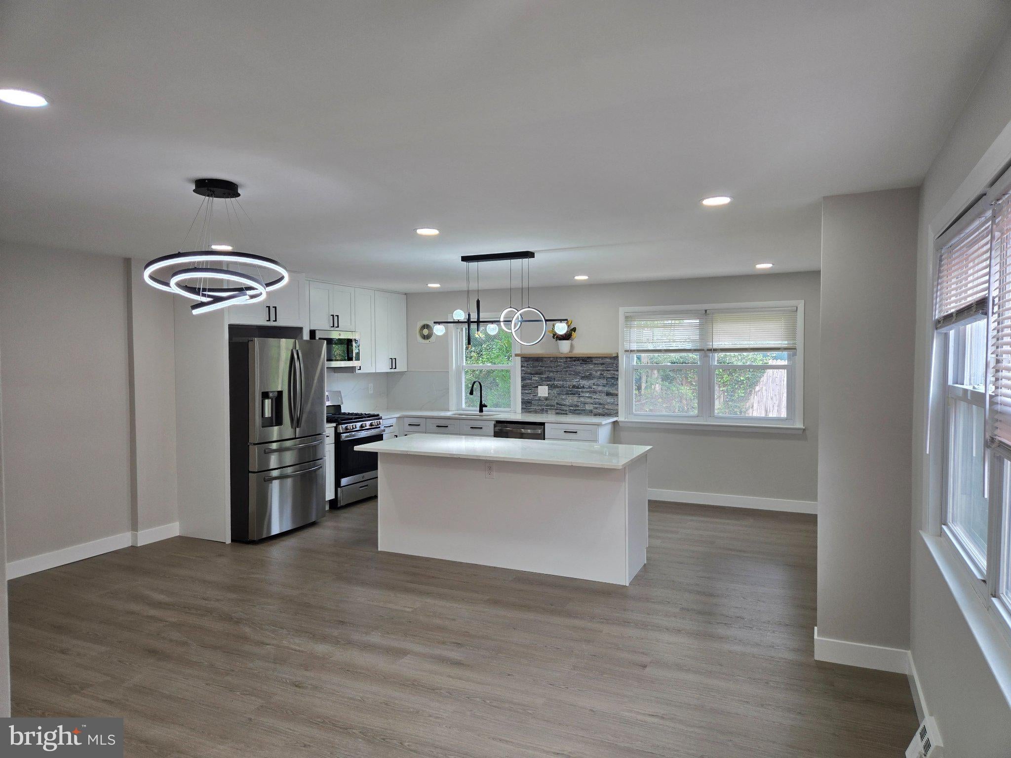 839 W Bells Mill Rd, Philadelphia, PA 19128 photo