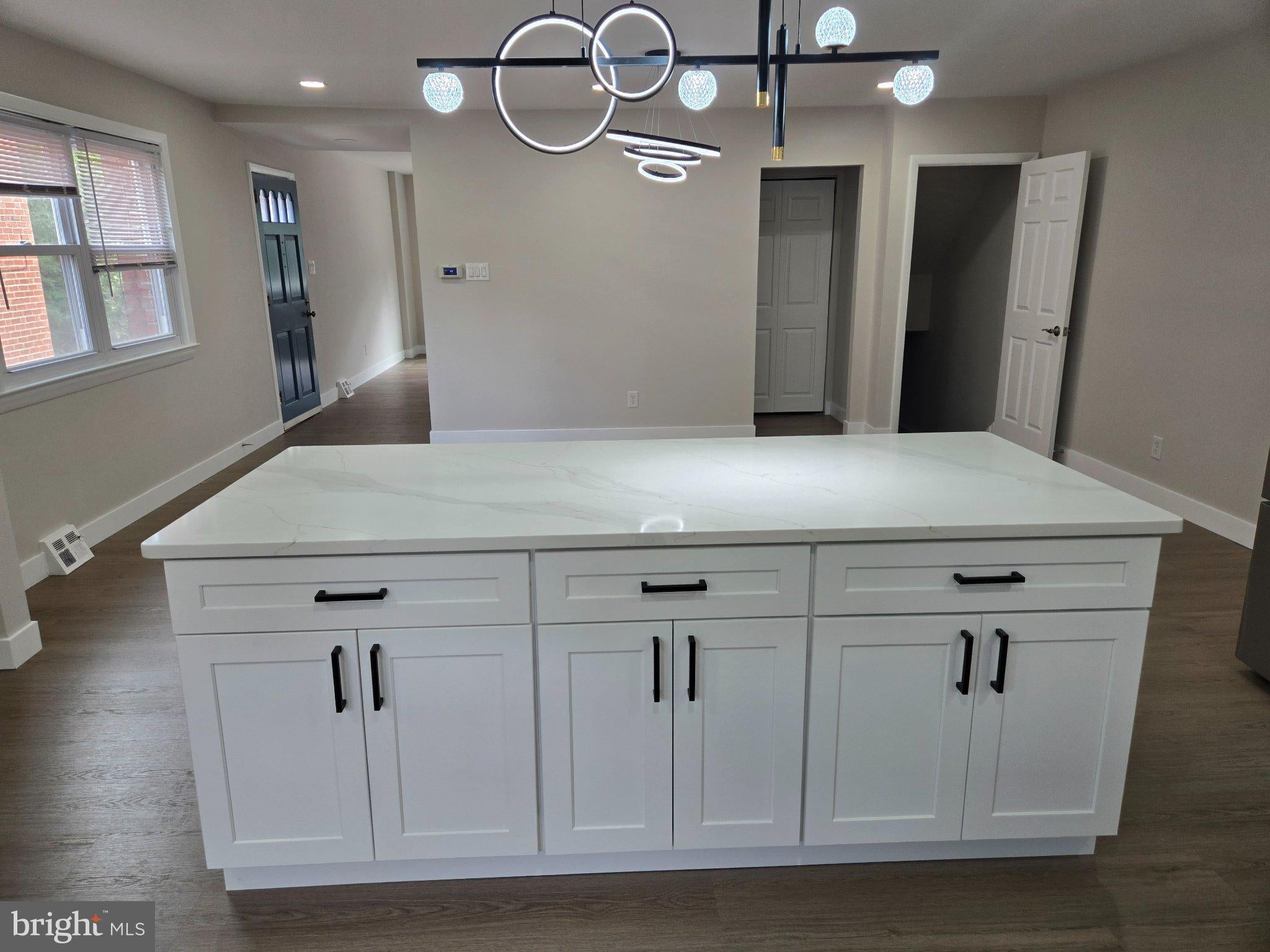 839 W Bells Mill Rd, Philadelphia, PA 19128 photo