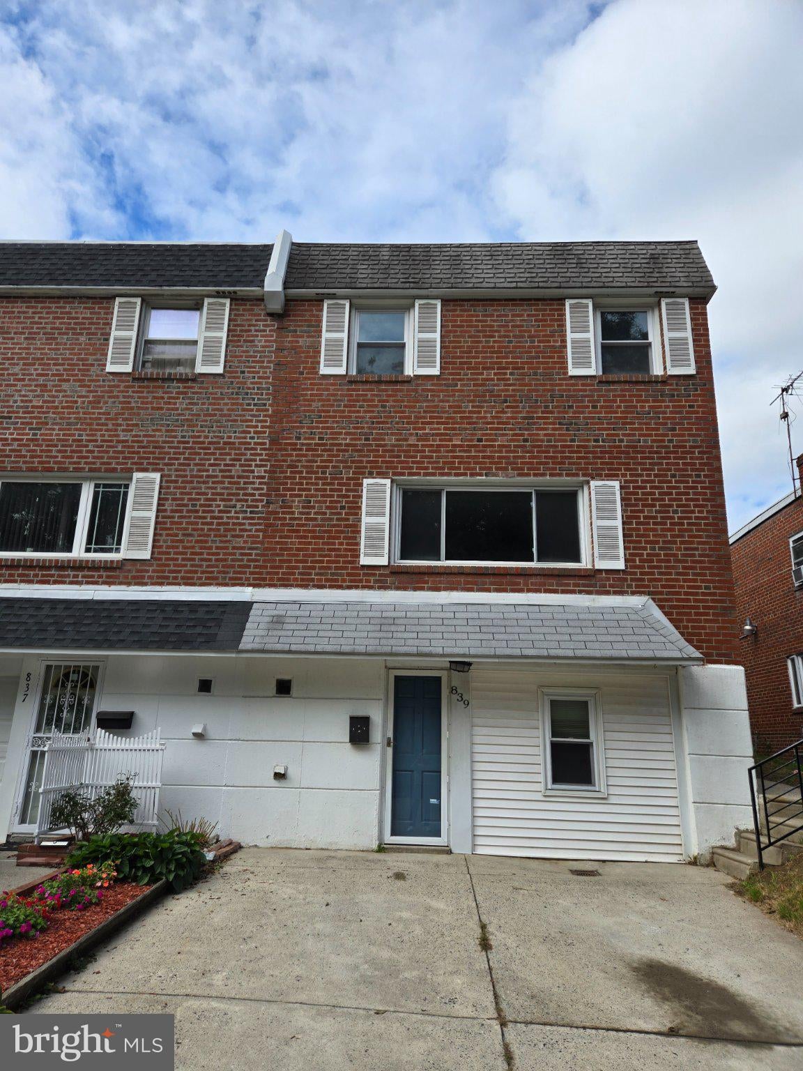 839 Bells Mill Rd, Philadelphia, PA 19128