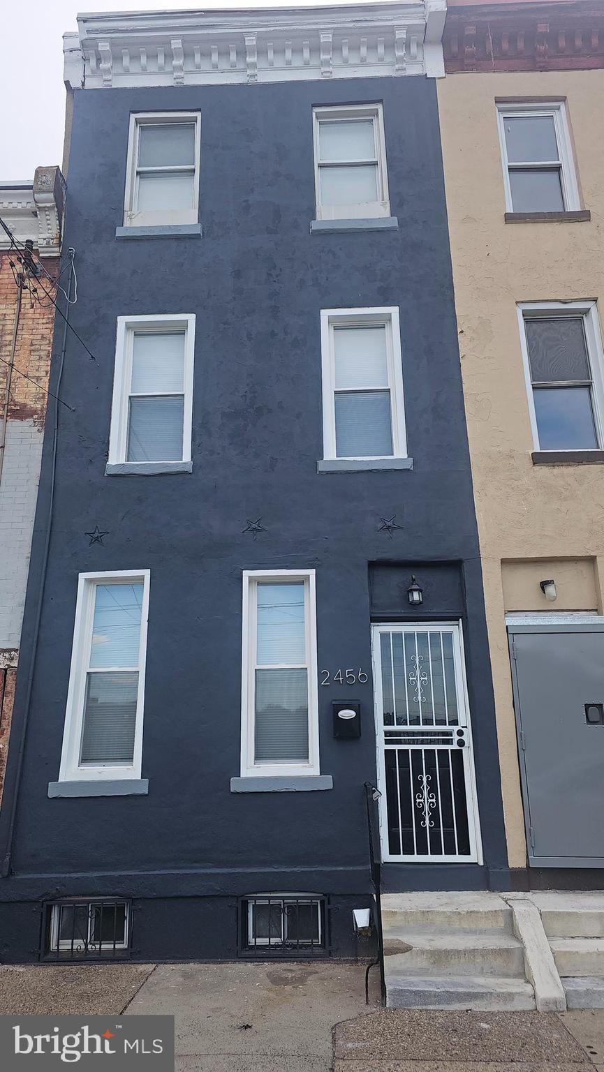2456 4th St, Philadelphia, PA 19133