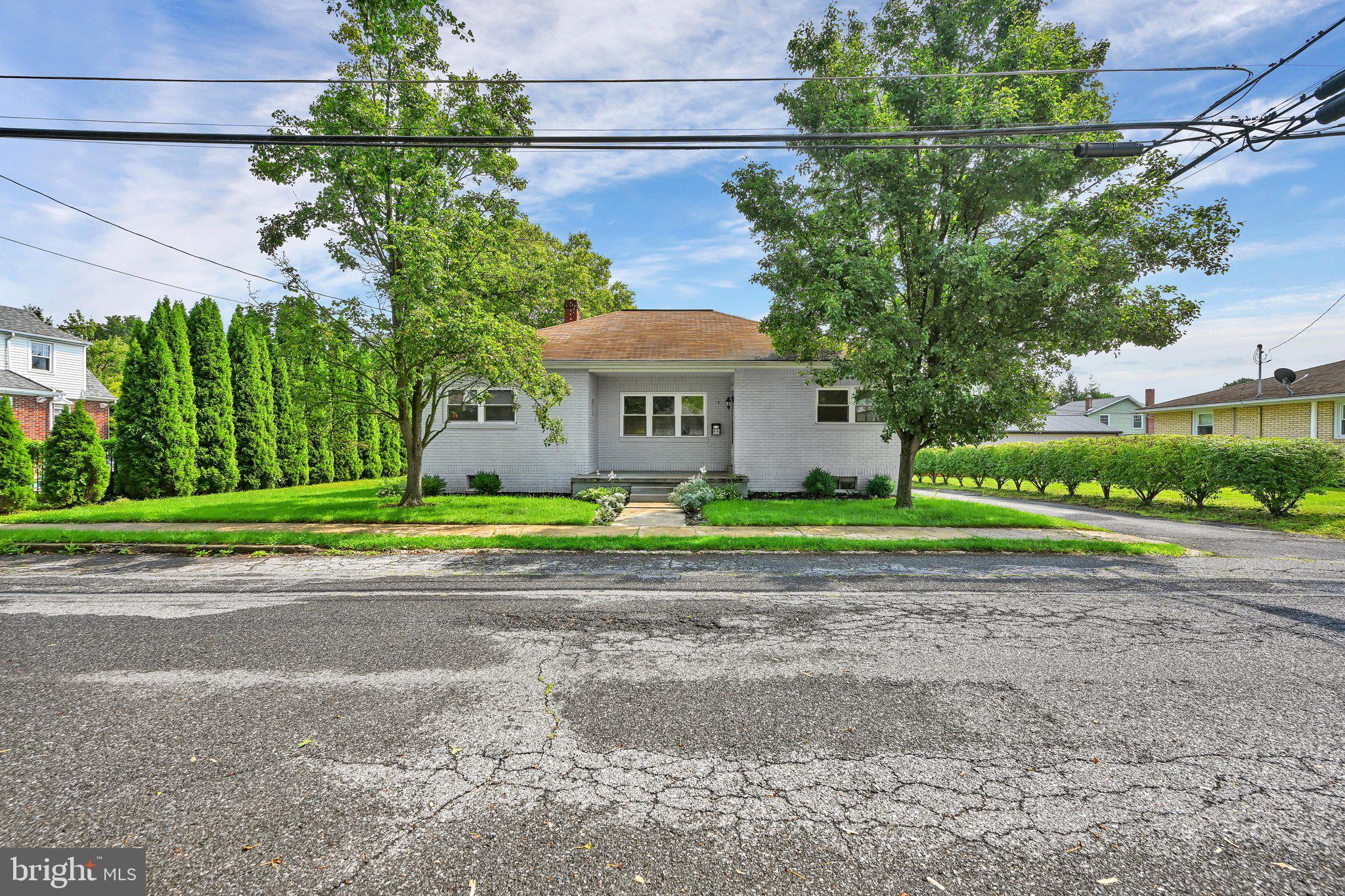66 N Saylor St, Annville, PA 17003 photo