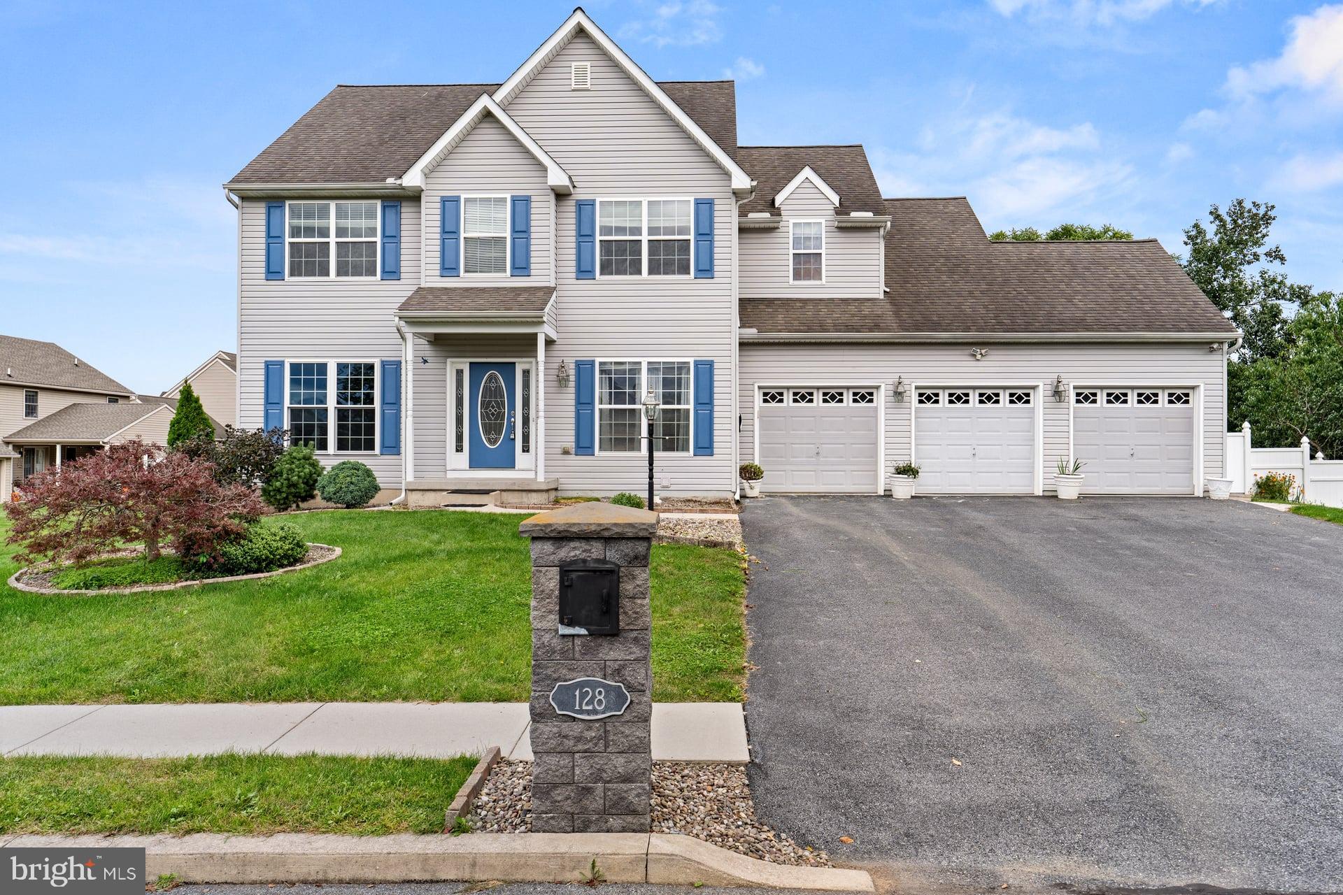 128 Thistledown Dr, Palmyra, PA 17078