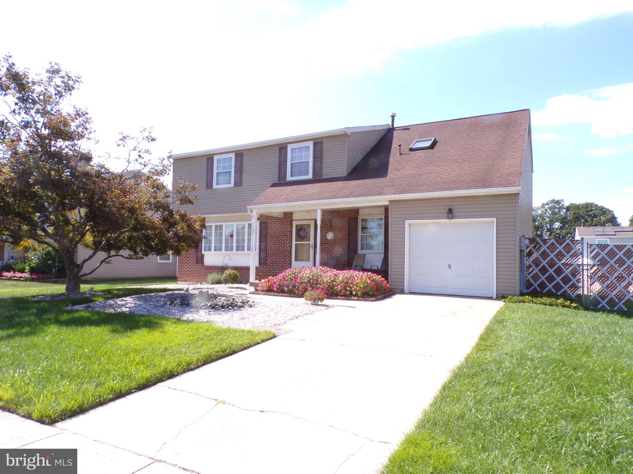 5 Brookside Dr, Sewell, NJ 08080