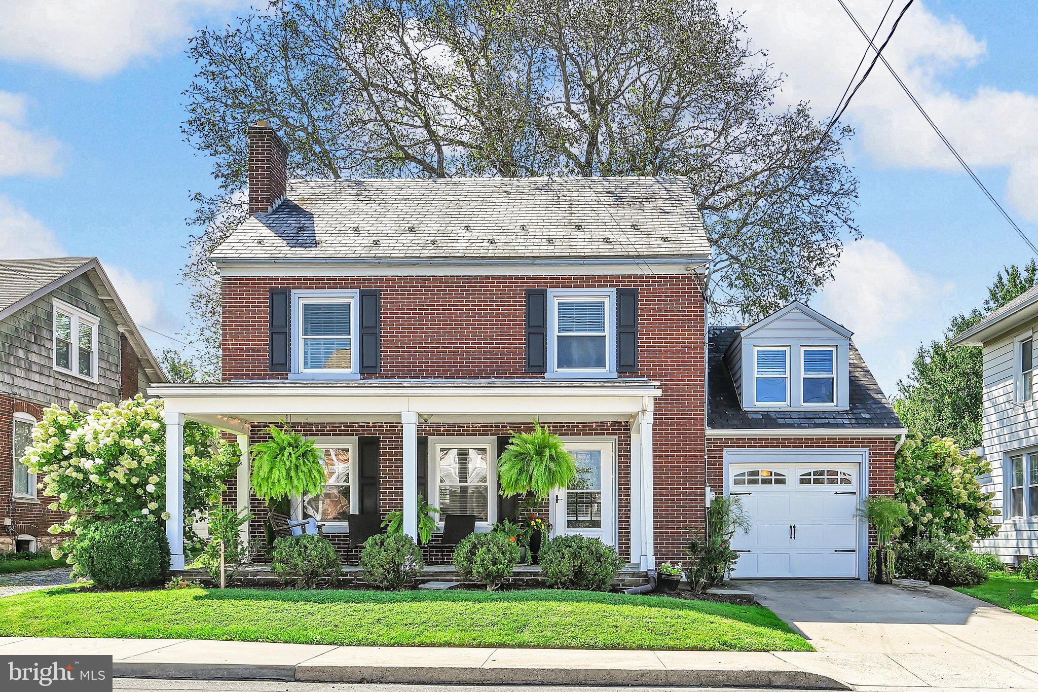 36 Custer Ave, New Holland, PA 17557