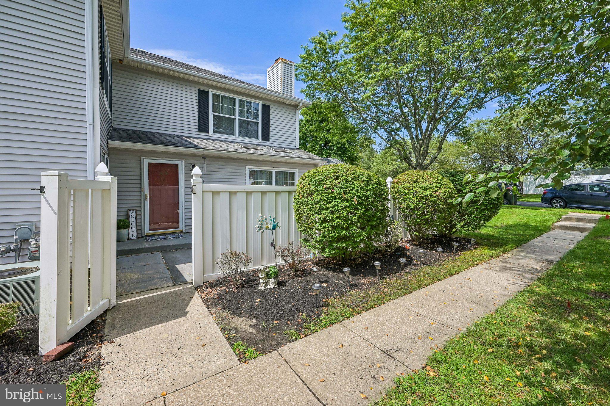 25 Caraway Ct, West Deptford, NJ 08086 photo