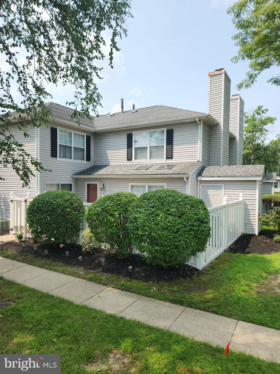 25 Caraway Ct, West Deptford, NJ 08086 photo