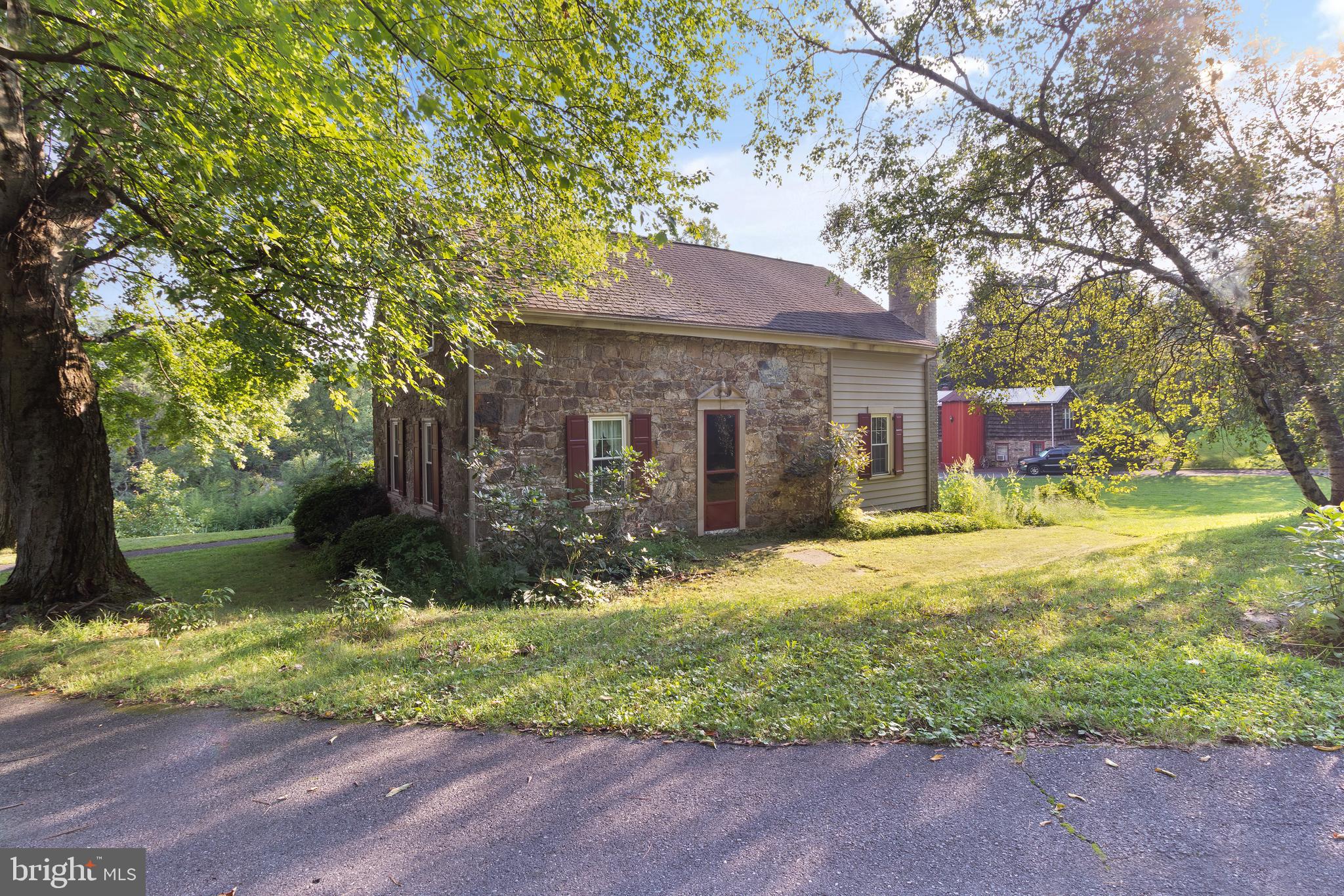 2155 Morgan Hill Rd, Easton, PA 18042