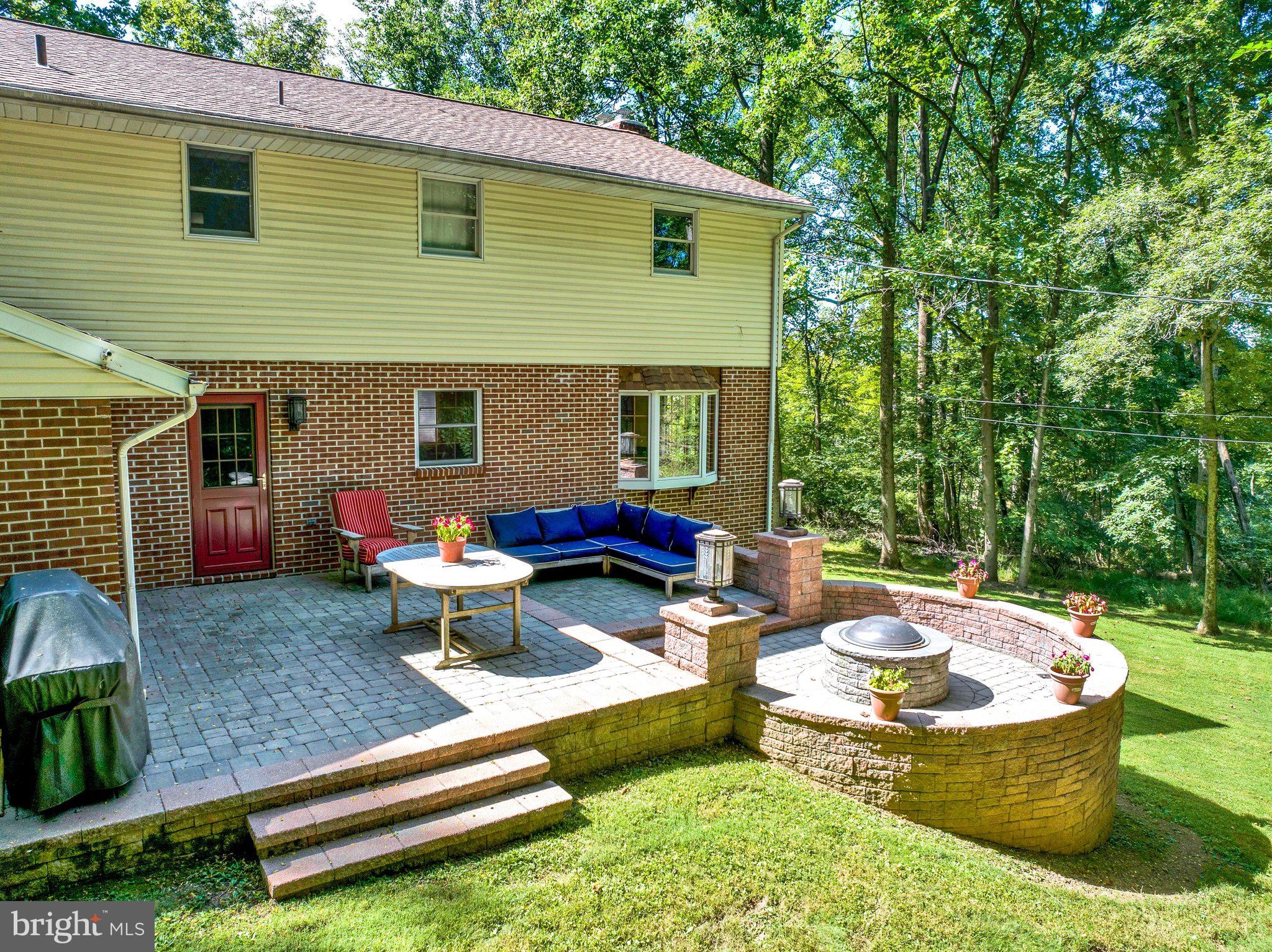 2010 Gross Rd, Pottstown, PA 19464 photo