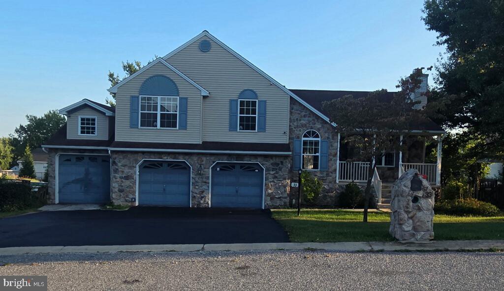 33 Brook Hollow Ave, Felton, PA 17322 photo