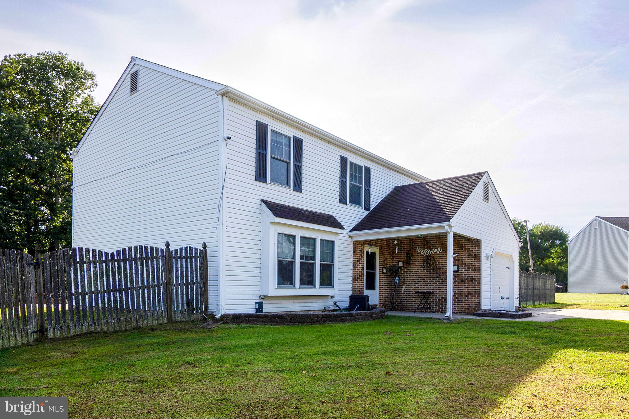 1 Bedford Ct, Sicklerville, NJ 08081
