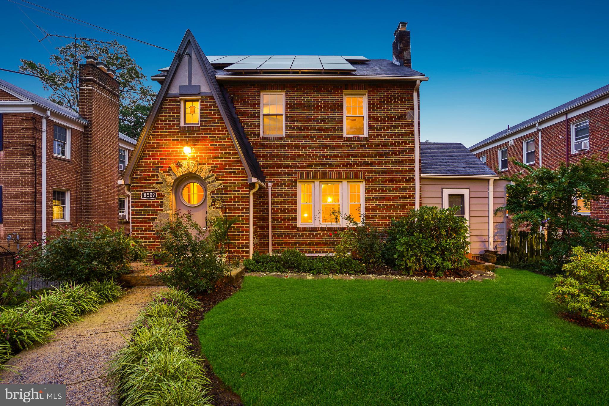 8509 Flower Ave, Takoma Park, MD 20912
