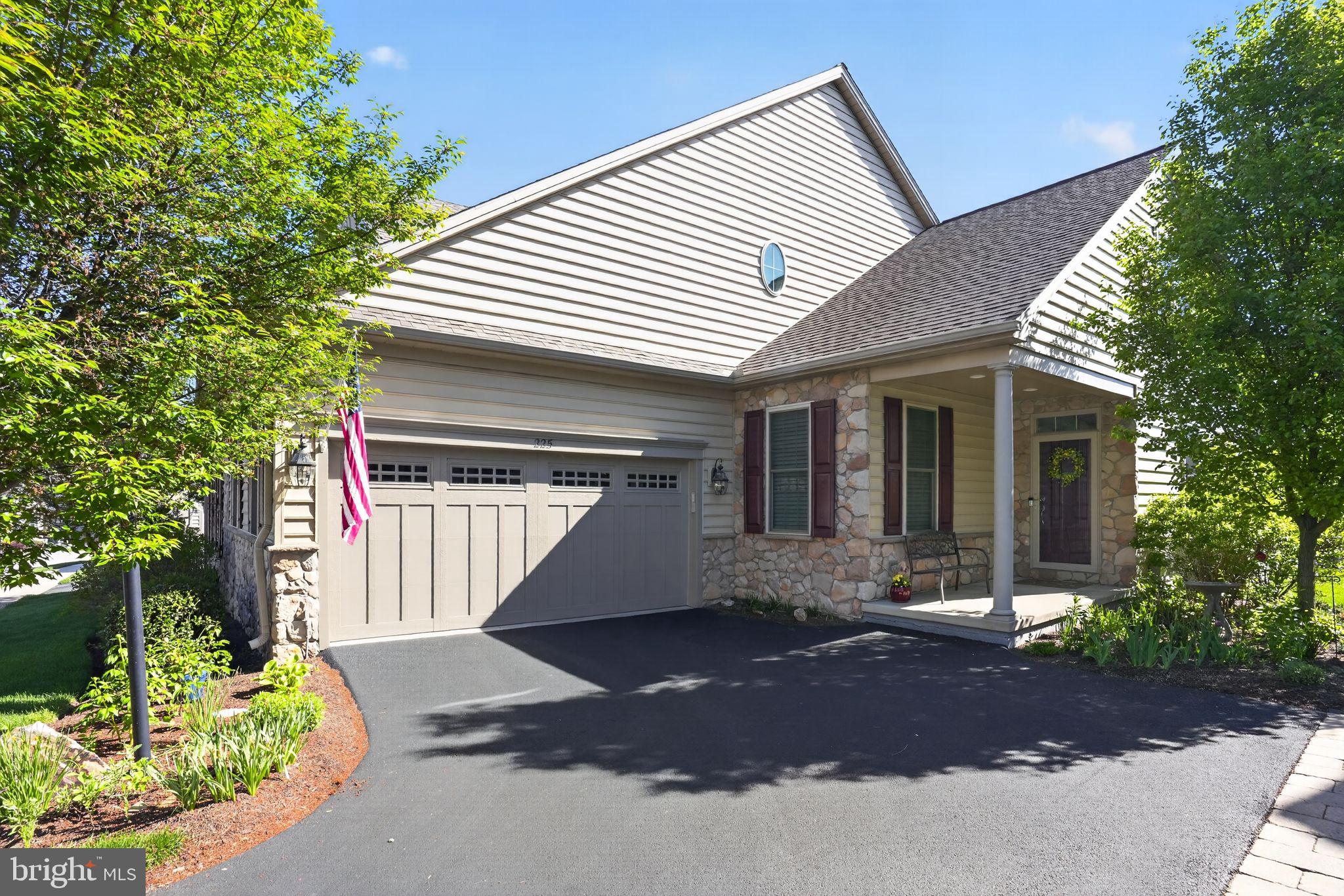 225 Honeycroft Blvd, Cochranville, PA 19330 photo
