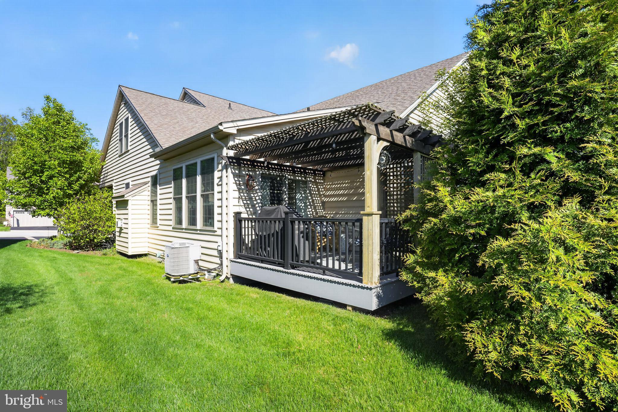 225 Honeycroft Blvd, Cochranville, PA 19330 photo