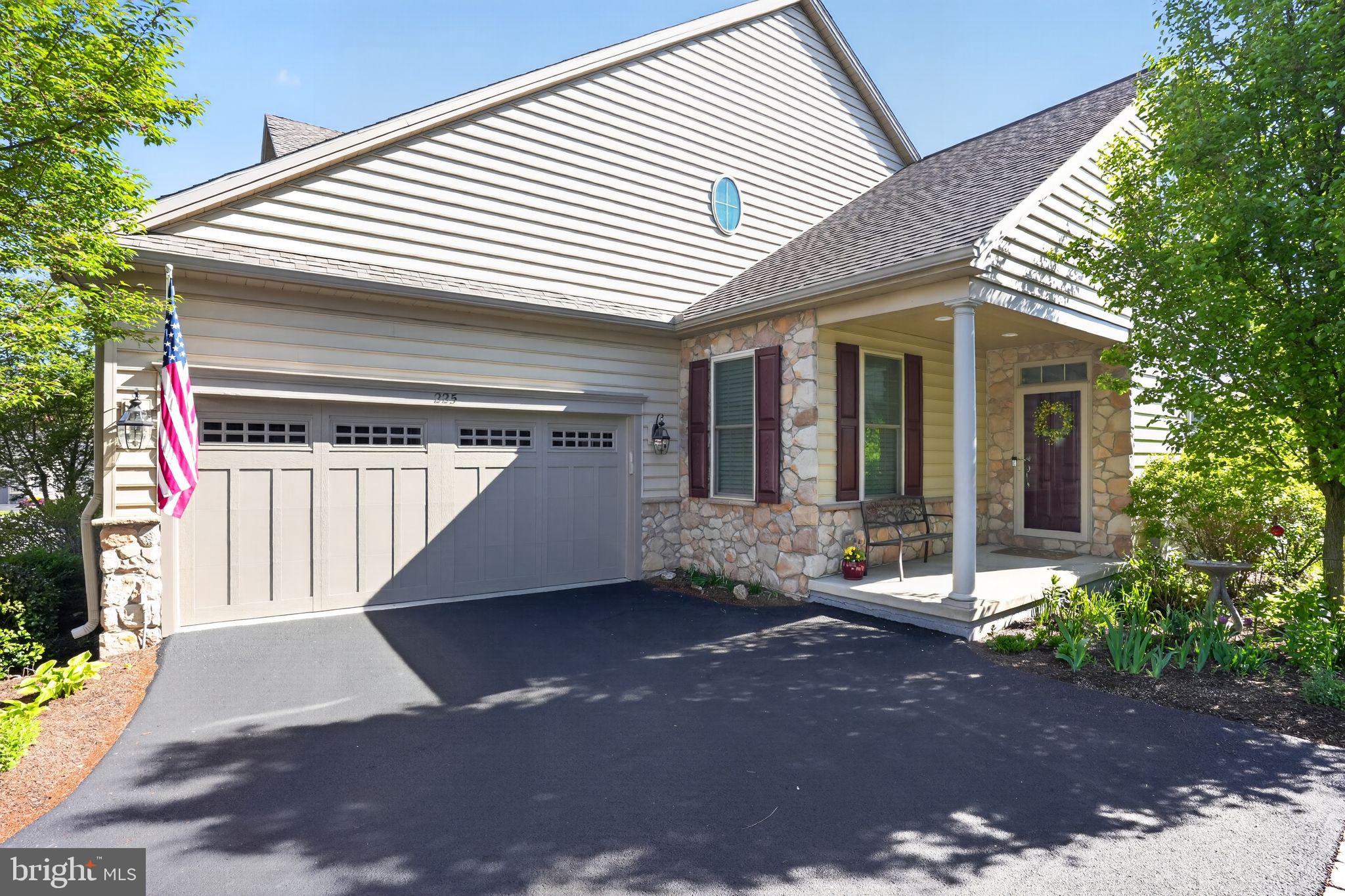 225 Honeycroft Blvd, Cochranville, PA 19330 photo