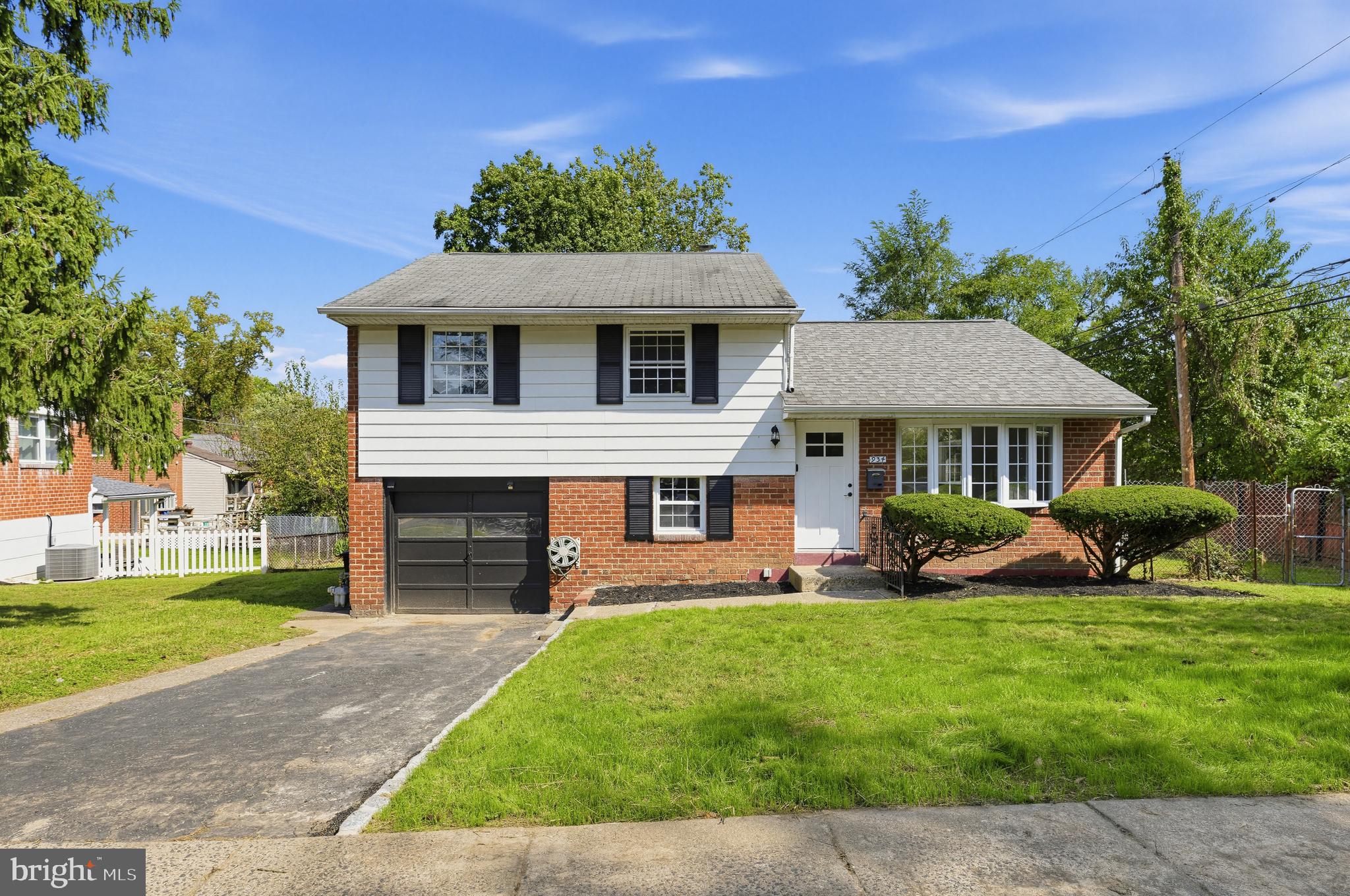 934 Longford Rd, Secane, PA 19018