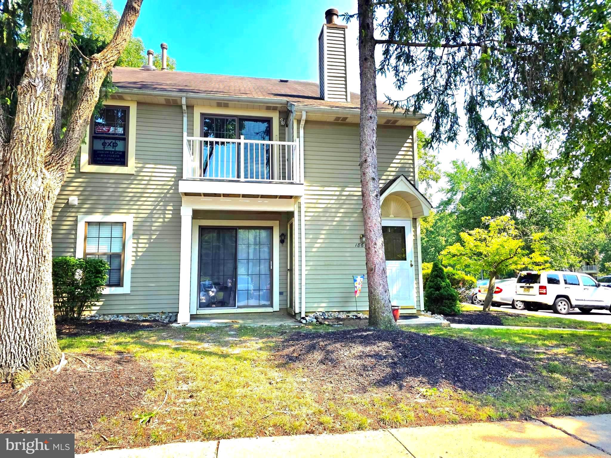 186 B Collin Ct, Mount Laurel, NJ 08054 photo