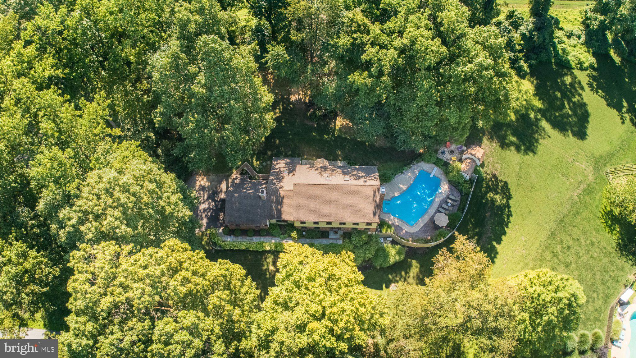 816 Nathan Hale Dr, West Chester, PA 19382 photo