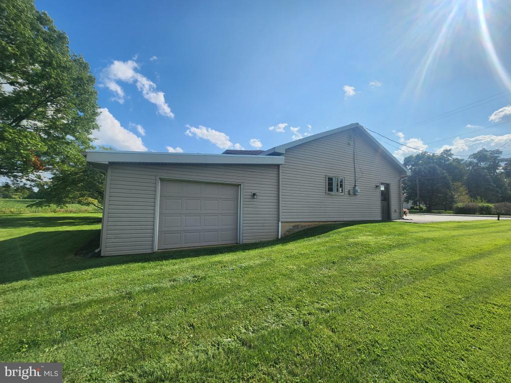 326 Pinkerton Rd, Mount Joy, PA 17552 photo