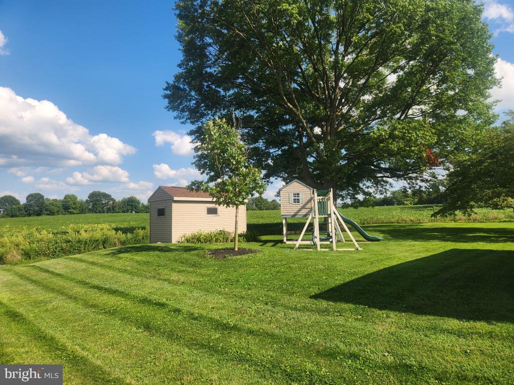 326 Pinkerton Rd, Mount Joy, PA 17552 photo