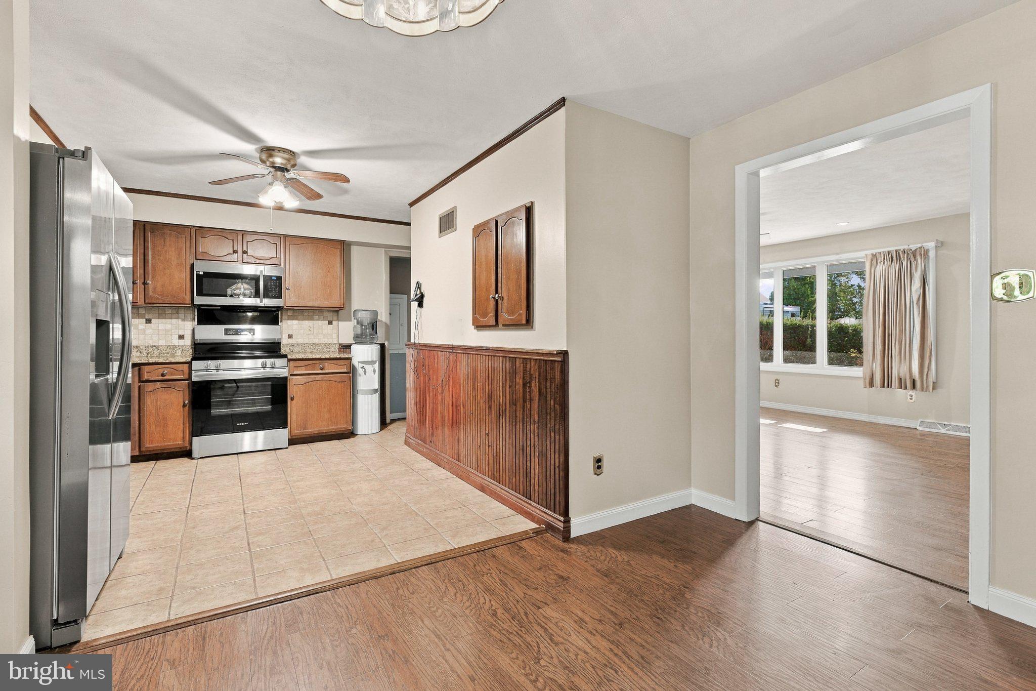 15 Skyline Dr, York, PA 17404 photo