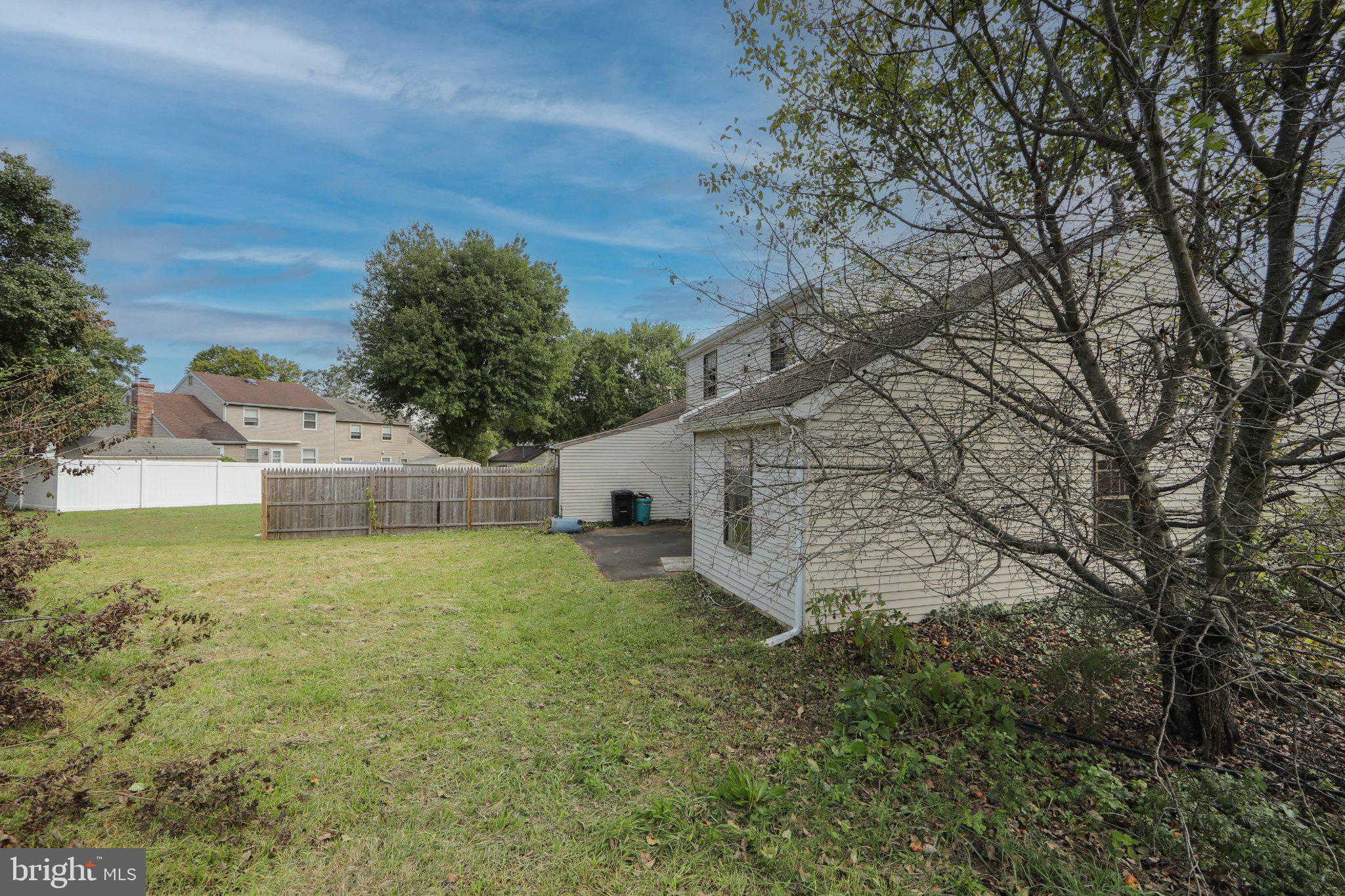 122 Burgundy Ct, Wenonah, NJ 08090 photo