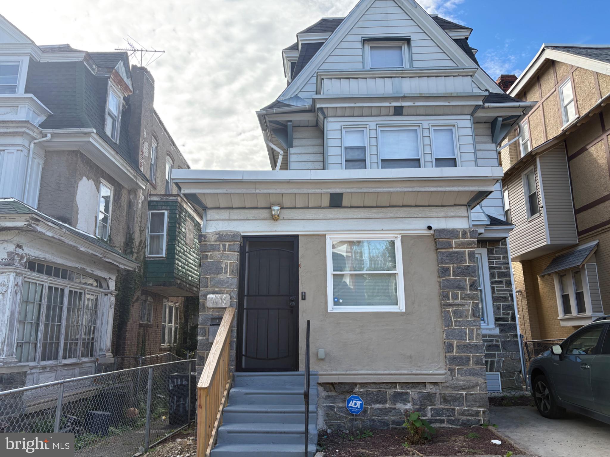 6116 Oxford St, Philadelphia, PA 19151