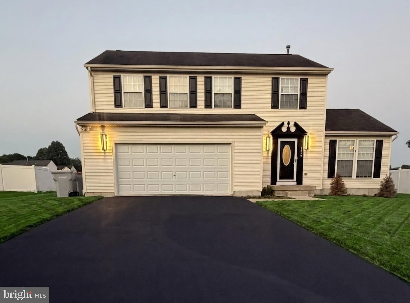 1079 Fawn Dr, Vineland, NJ 08360