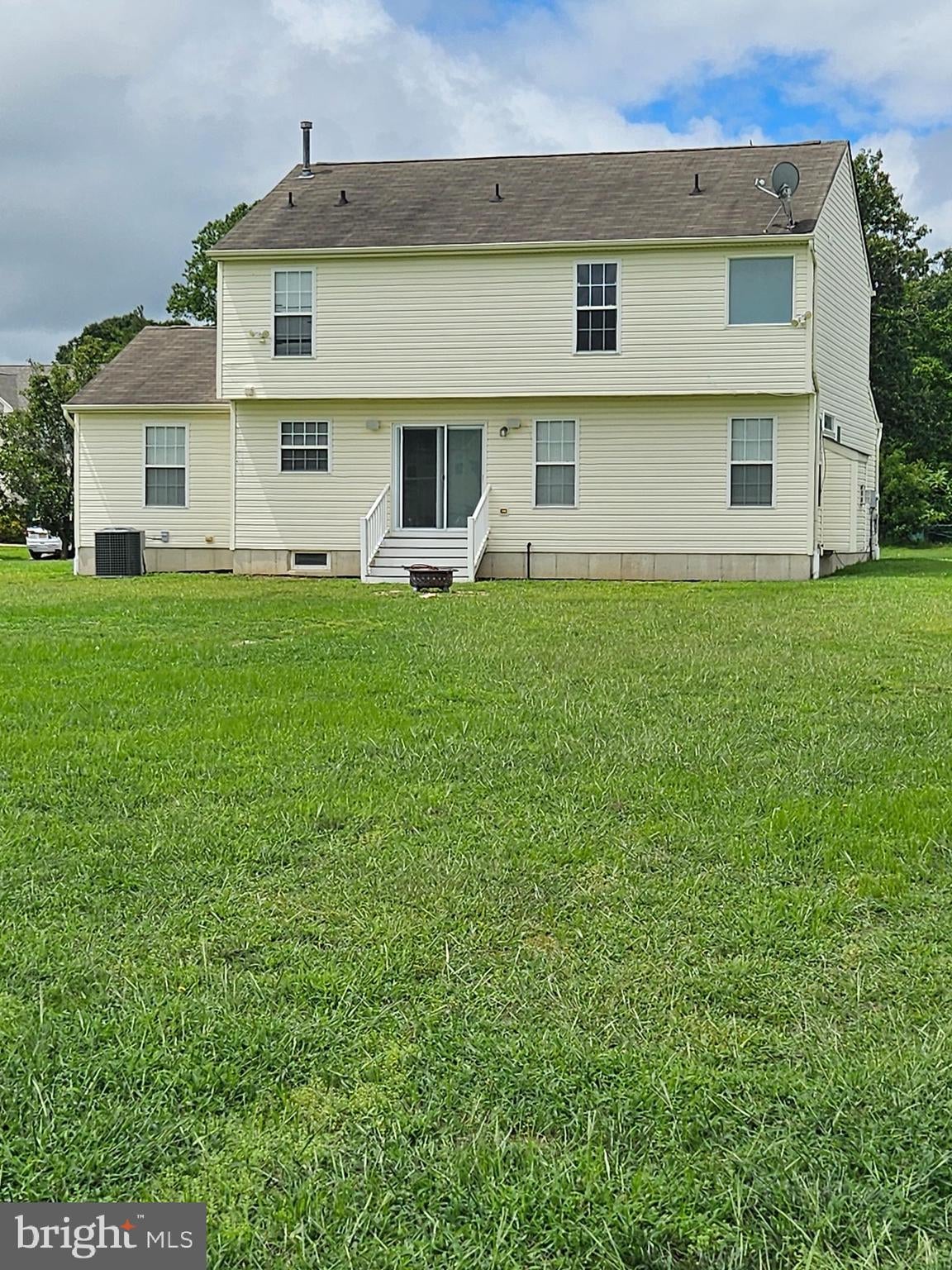 1079 Fawn Dr, Vineland, NJ 08360 photo