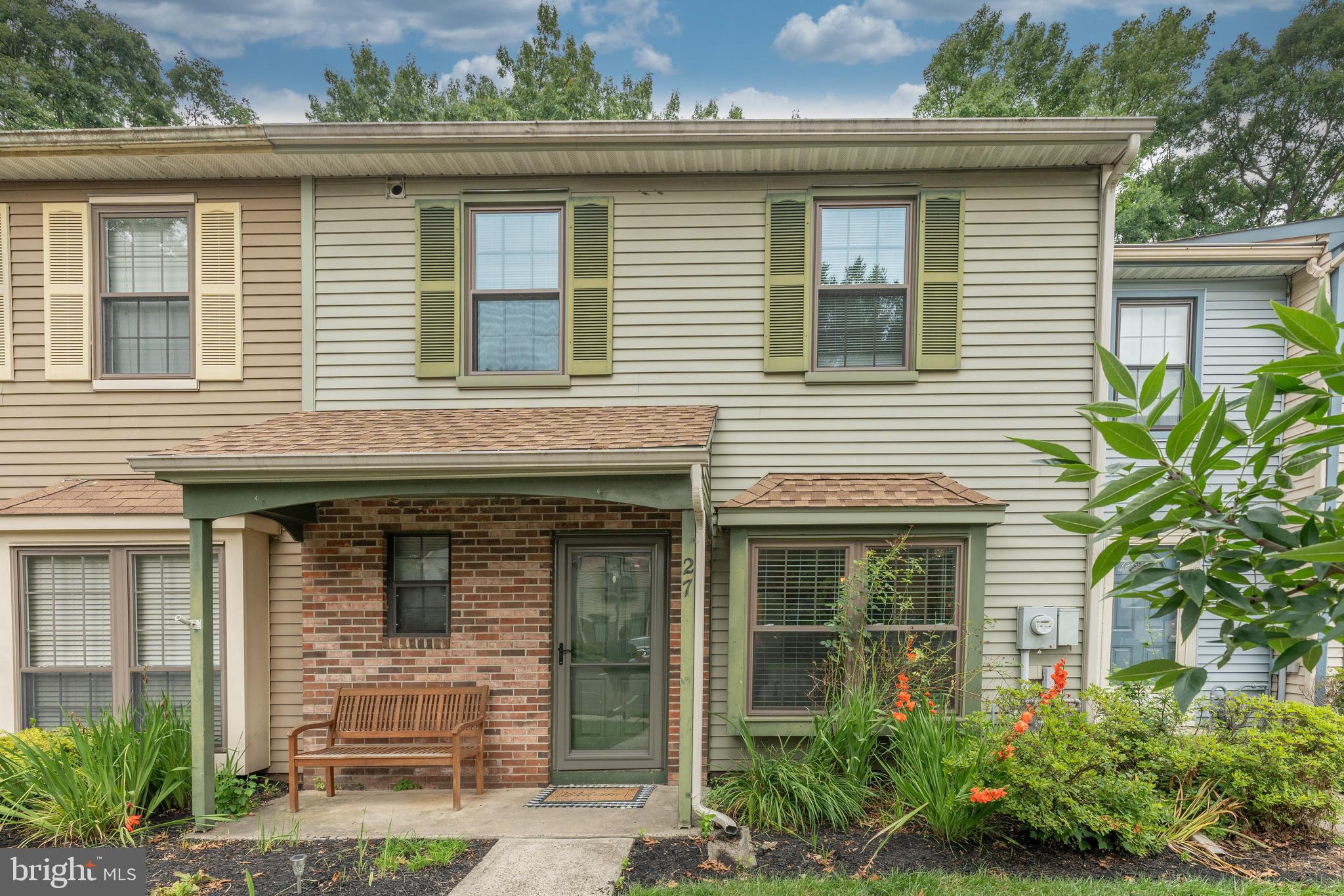 27 Tynemouth Ct, Robbinsville, NJ 08691 photo