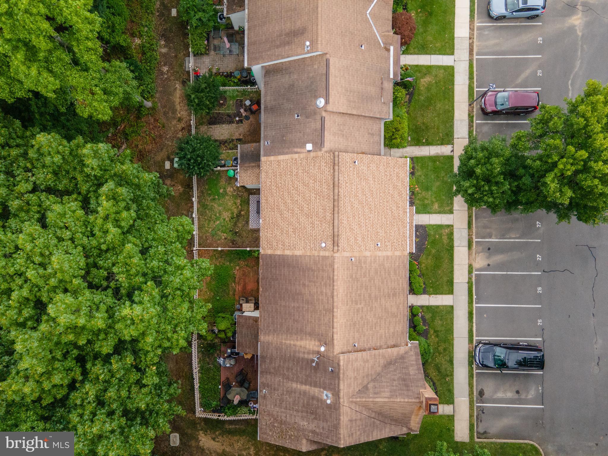 27 Tynemouth Ct, Robbinsville, NJ 08691 photo