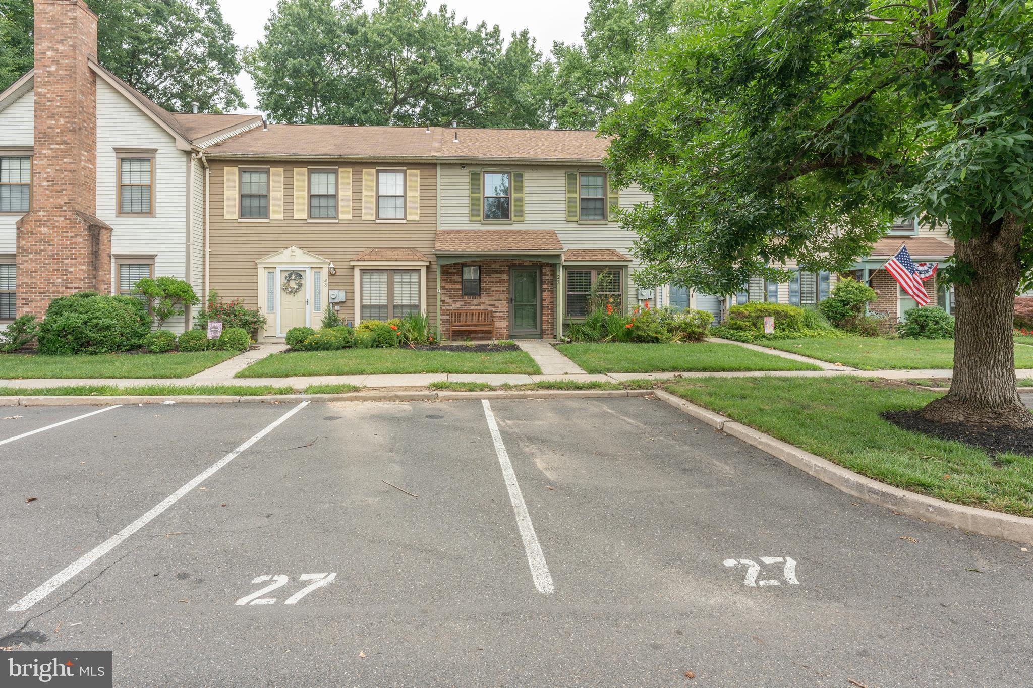 27 Tynemouth Ct, Robbinsville, NJ 08691 photo