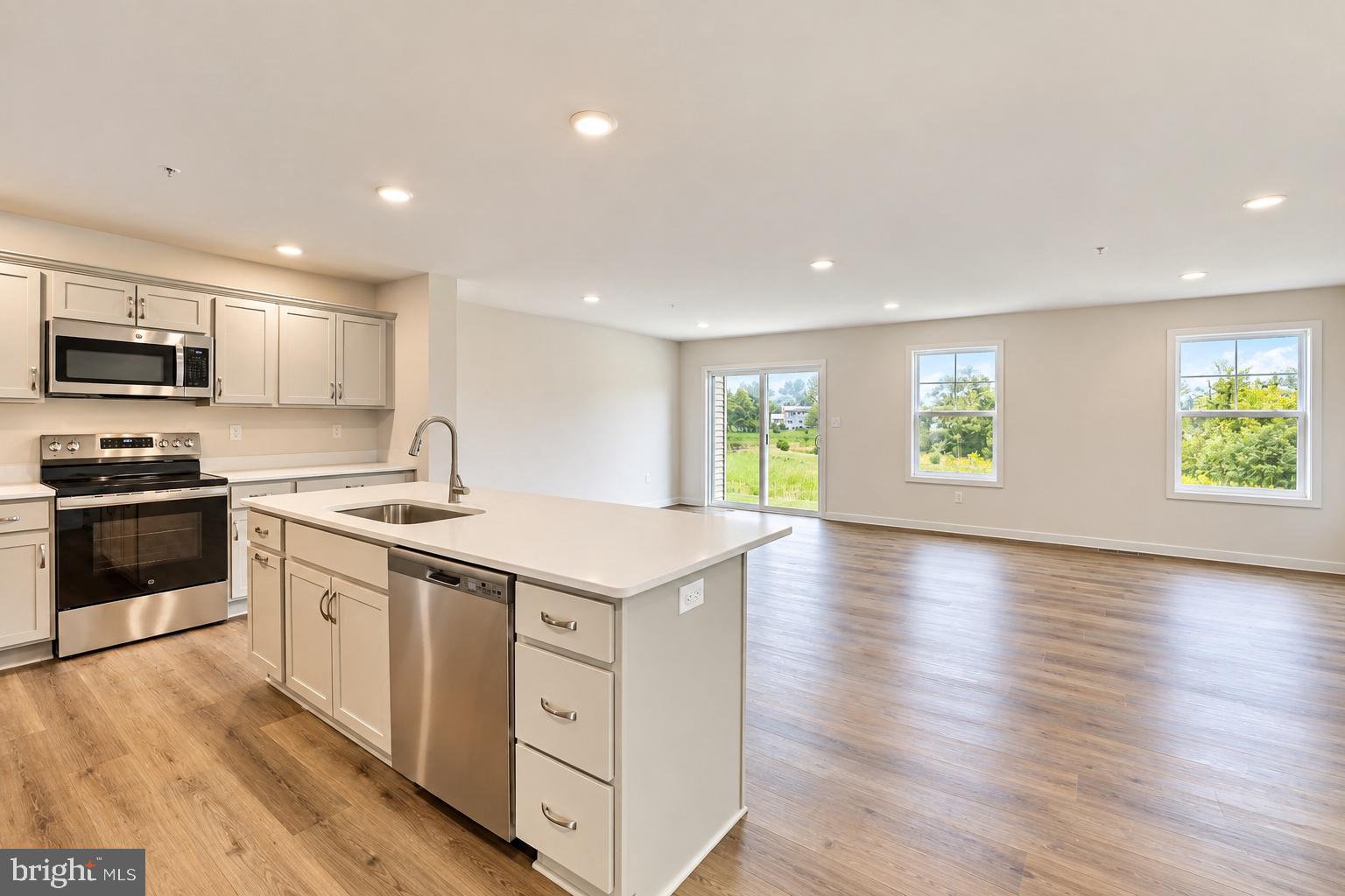 7272 White Oak Blvd, Harrisburg, PA 17112 photo