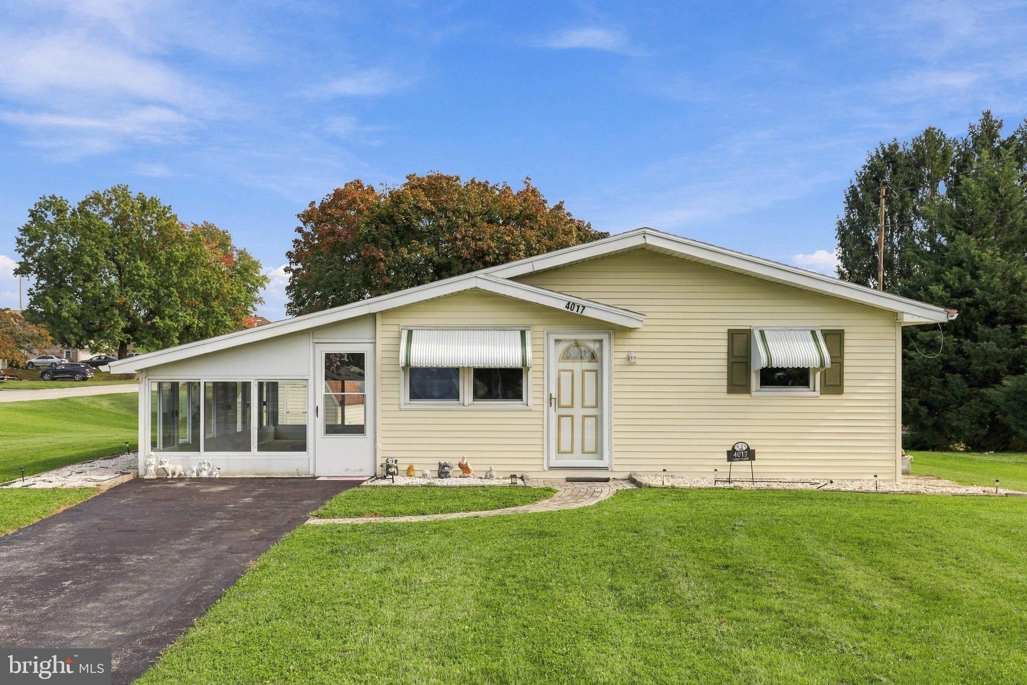 4017 Charity Dr, Red Lion, PA 17356