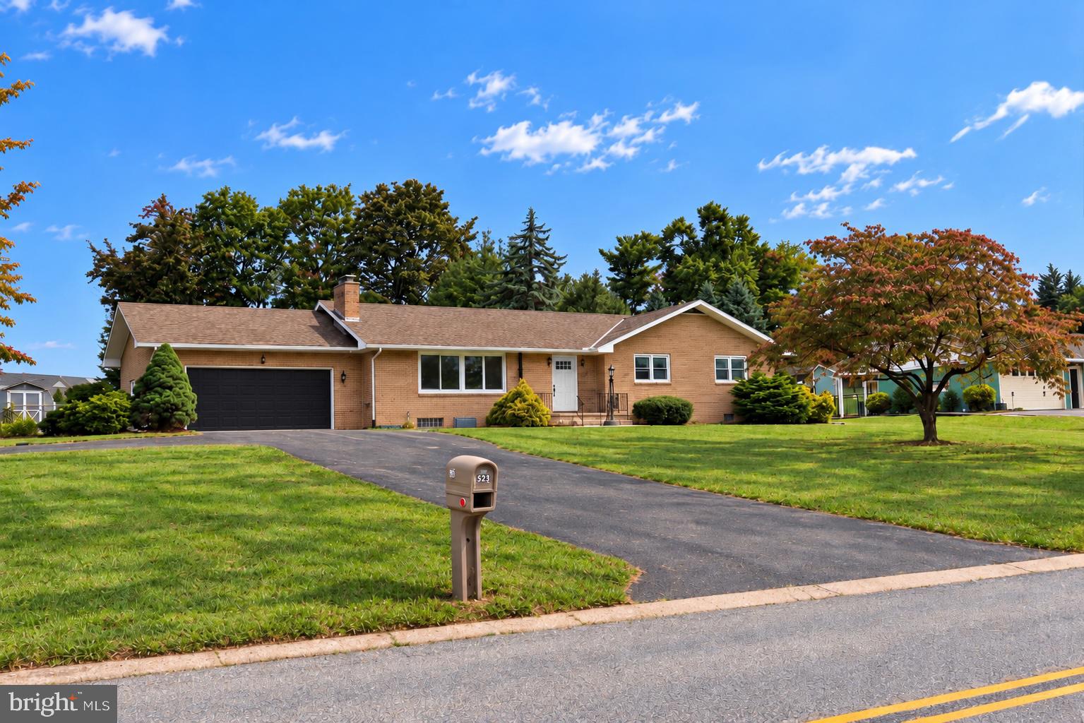 325 Donna Ln, York, PA 17403