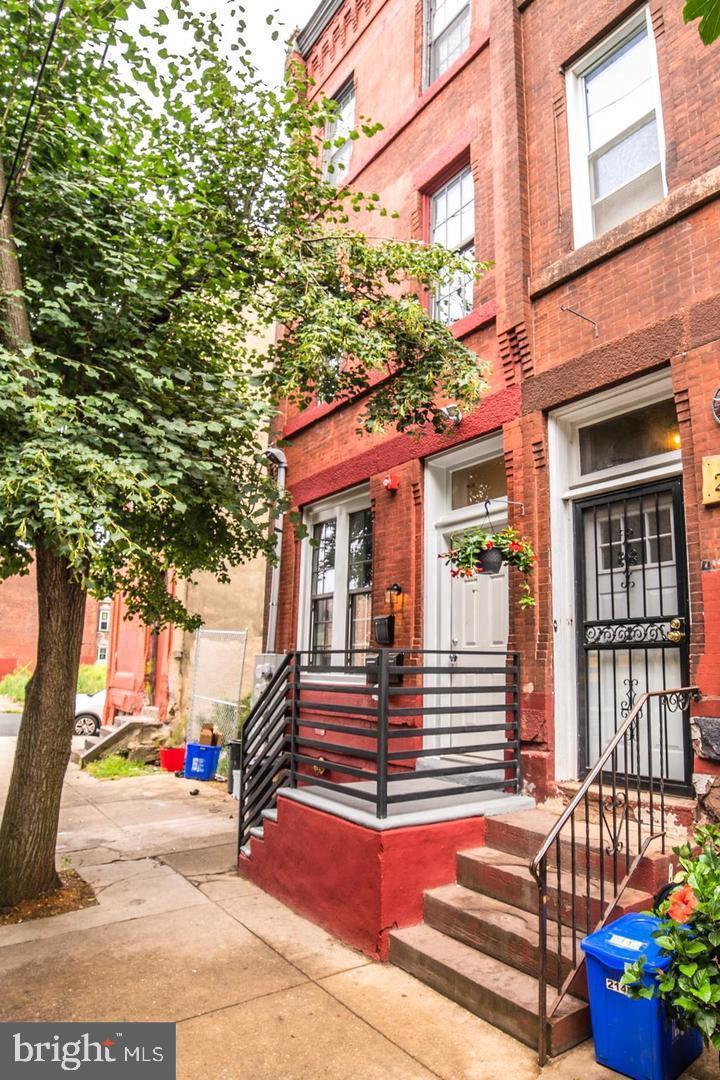 2149 Uber St, Philadelphia, PA 19121