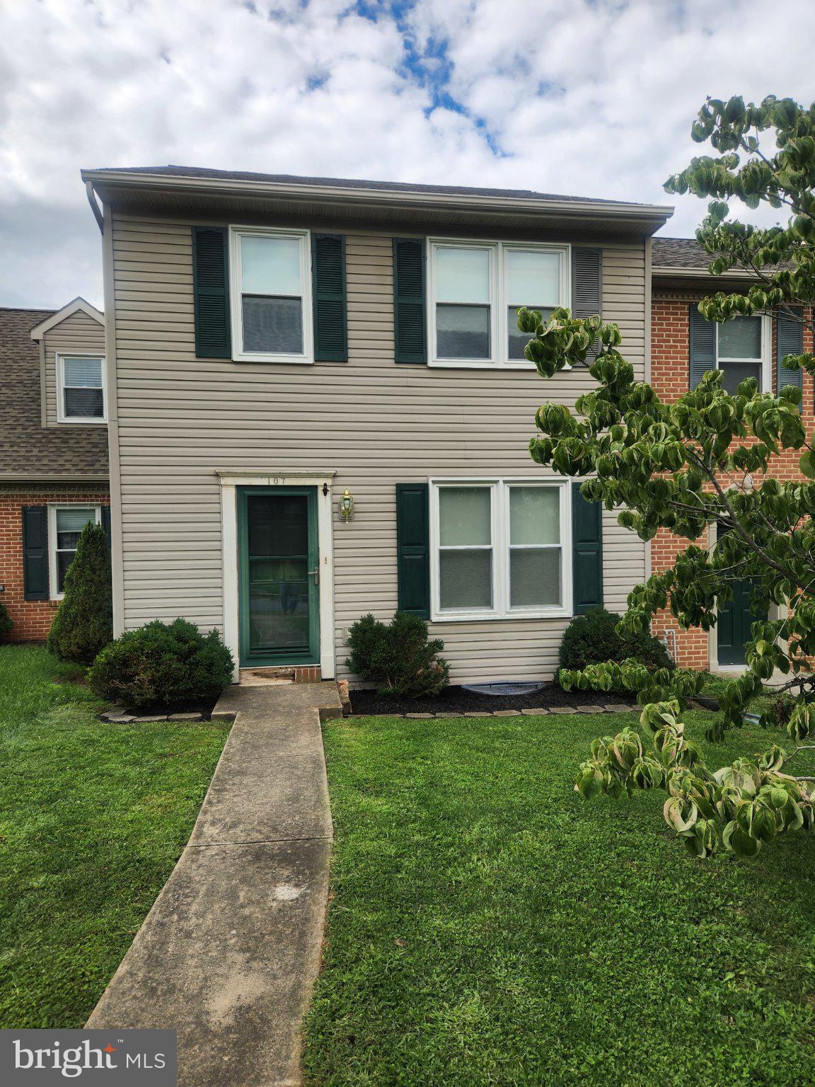 107 Stonecrest Ct, Stevens, PA 17578 photo