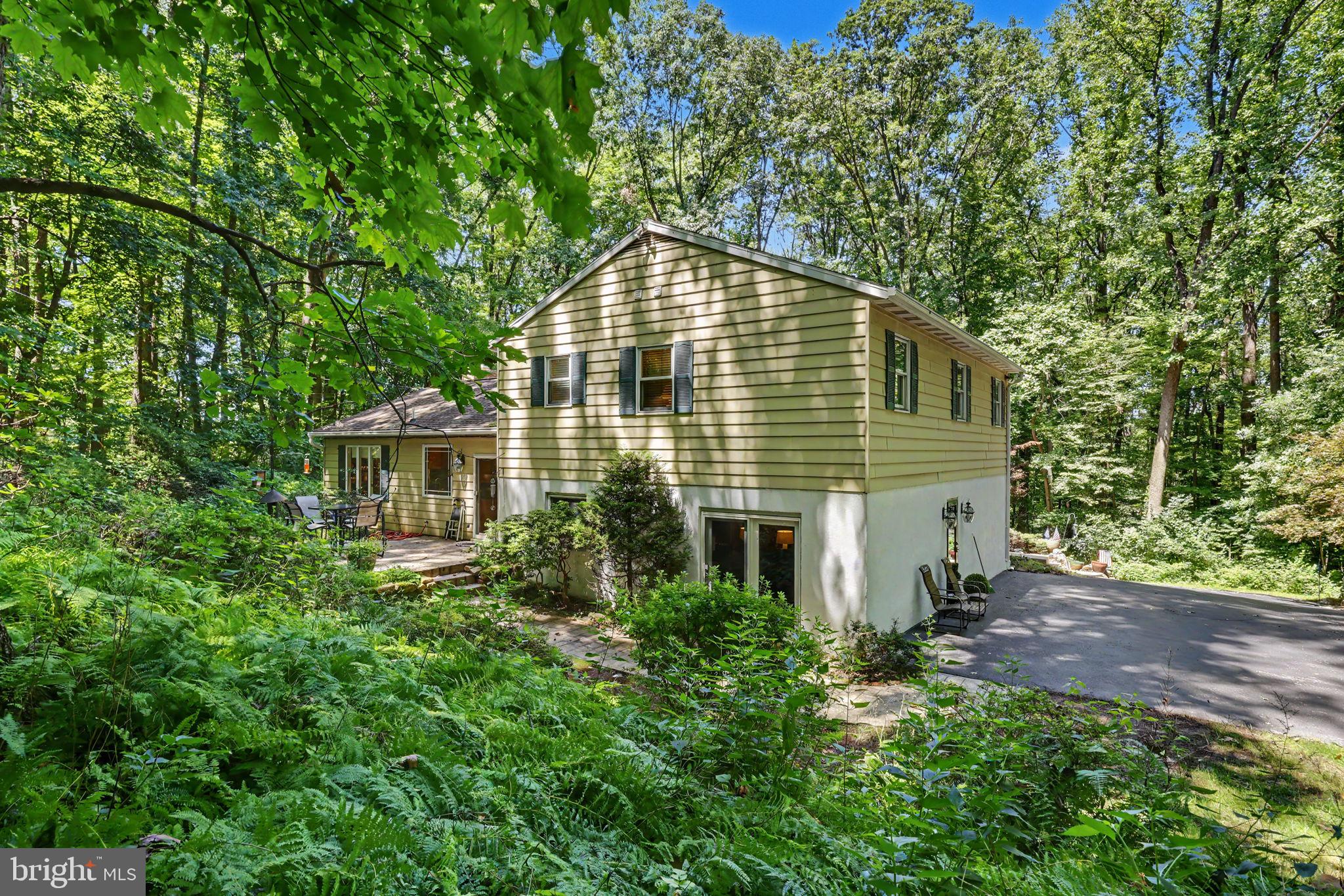 1040 Soffa Rd, East Greenville, PA 18041 photo