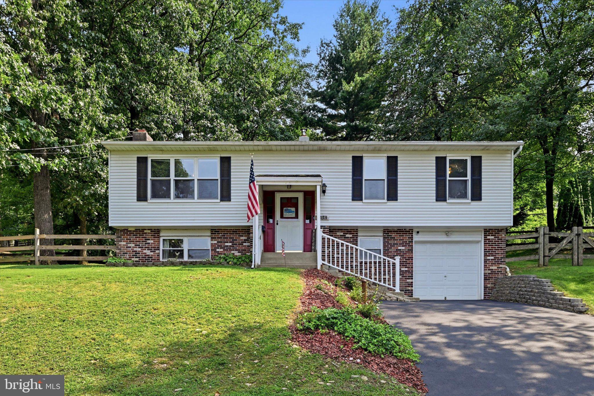 1024 Oak St, Coatesville, PA 19320 photo