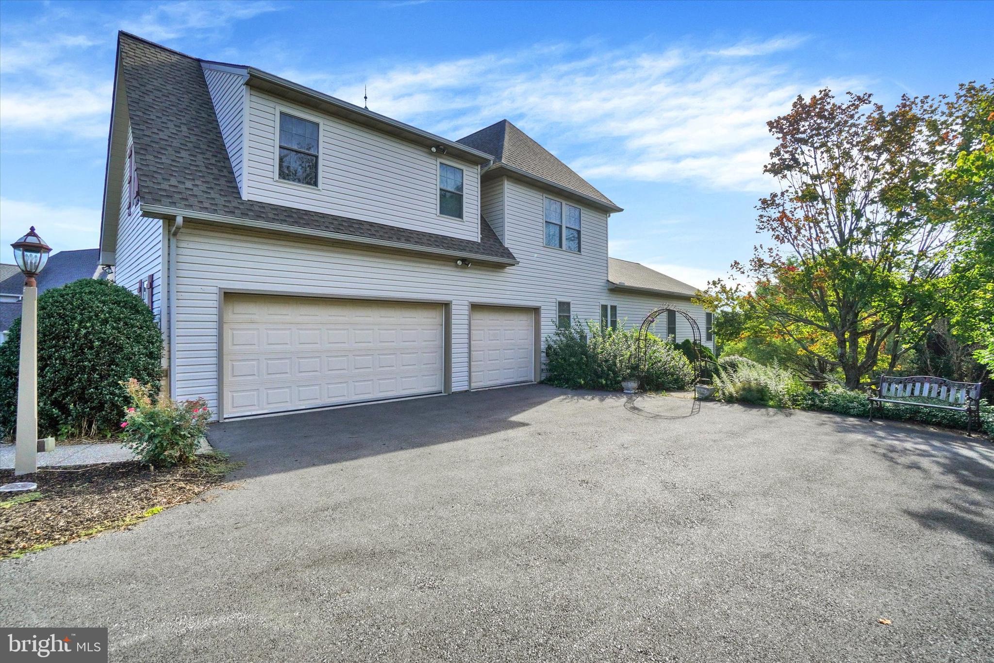 123 Livia Ln, Wrightsville, PA 17368 photo
