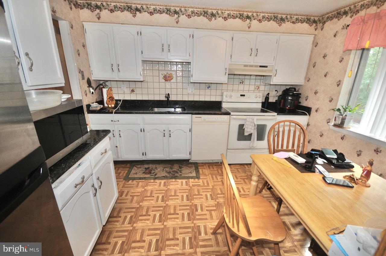 29 Strathmore Dr, Cherry Hill, NJ 08003 photo