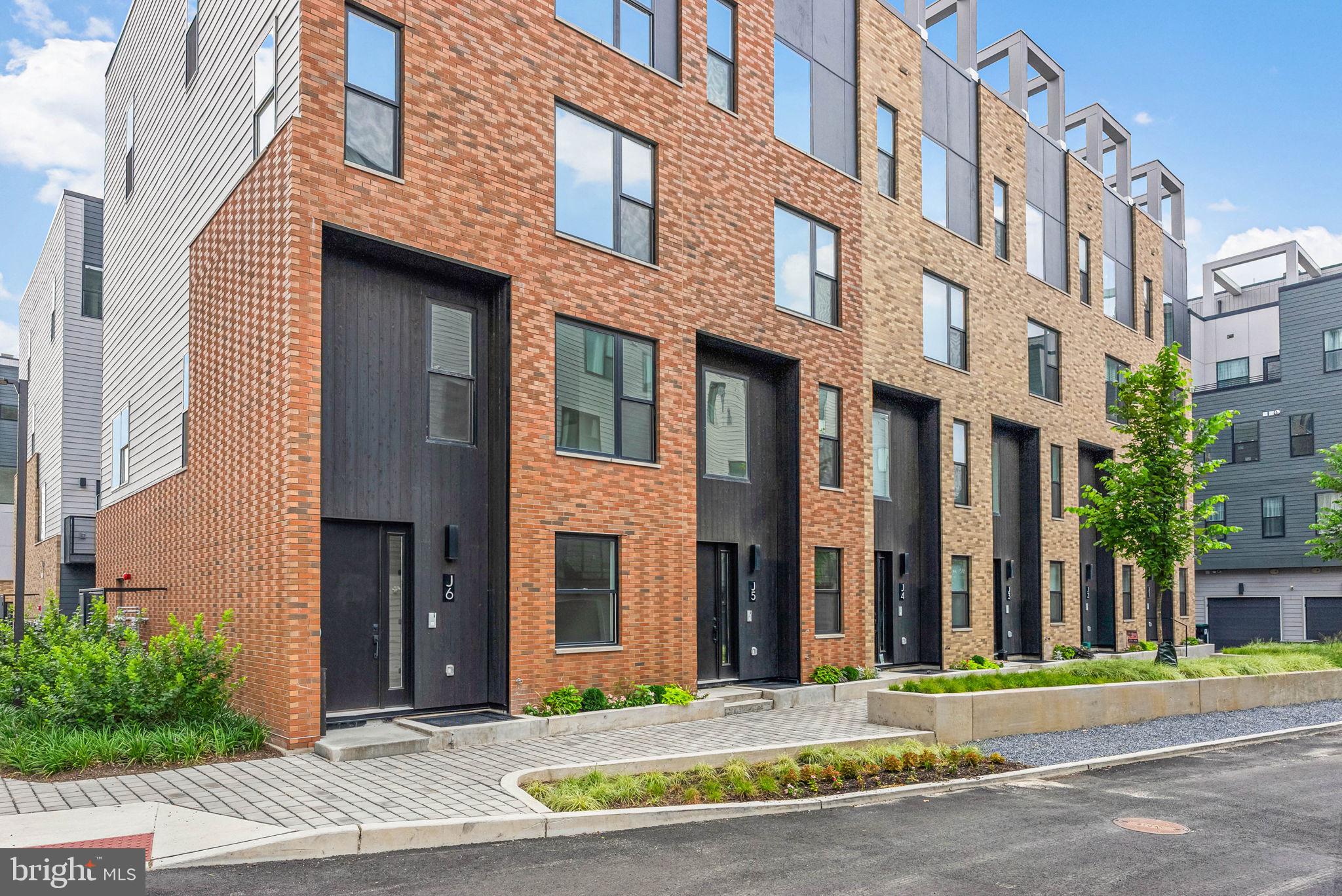 650 Fairmount Ave, Philadelphia, PA 19123
