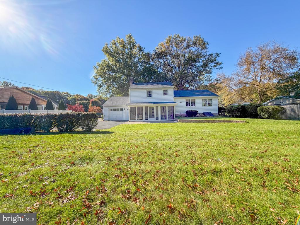 1702 S Crescent Blvd, Hadley, PA 19067 photo