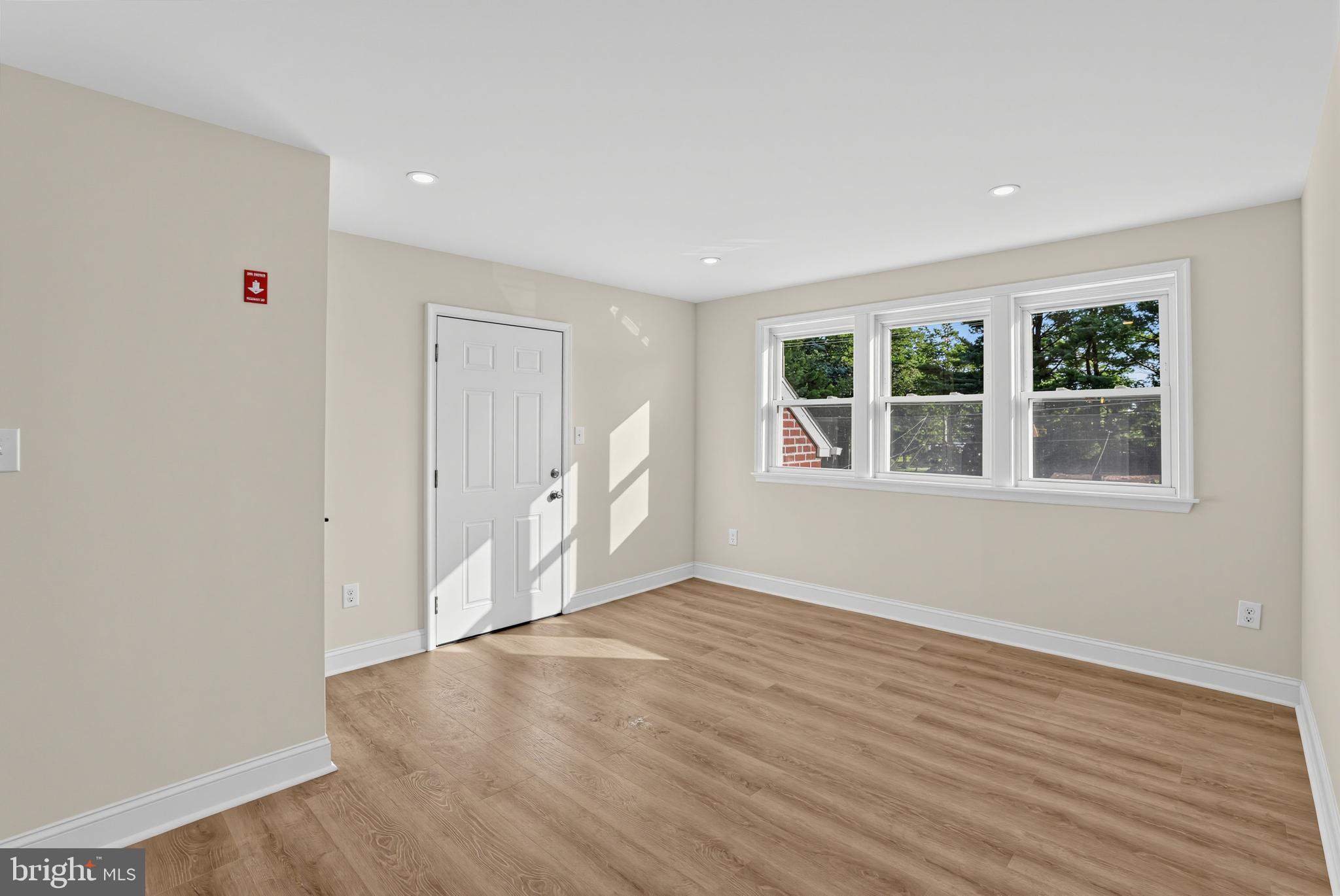 121 Rutledge Ave, Folsom, PA 19033 photo