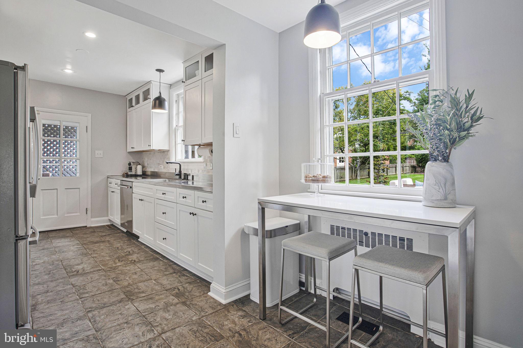5415 Springlake Way, Baltimore, MD 21212 photo